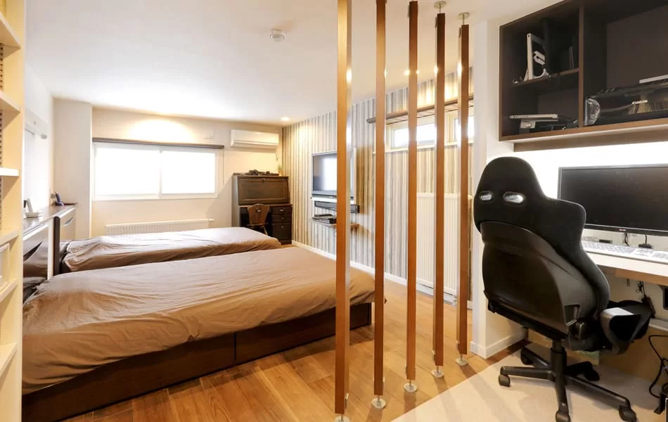 札幌の戸建てリフォーム事例。寝室のワークスペース画像