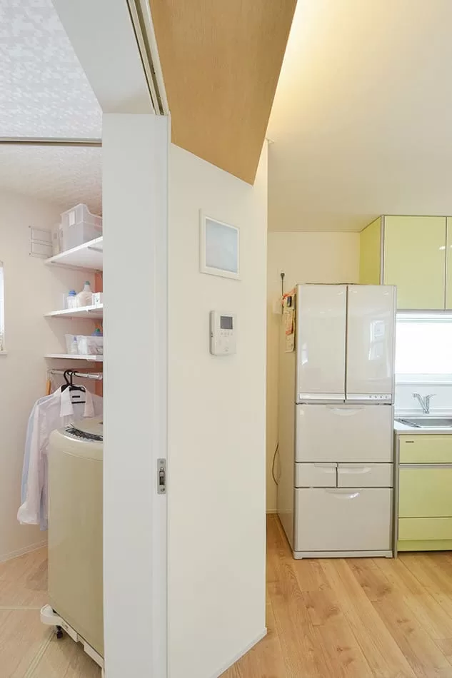 キッチンと洗濯コーナーの位置関係がよくわかる。イレギュラーな形状も、プラン次第で上手に使うことができる